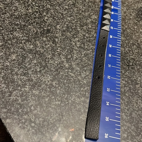 Michael Kors women belt 36 inches - Picture 6 of 9